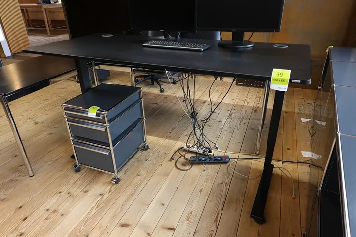 1 x Bosse Elektrisch Höhenverstellbarer Schreibtisch Tischmaß: 180 x 80 cm